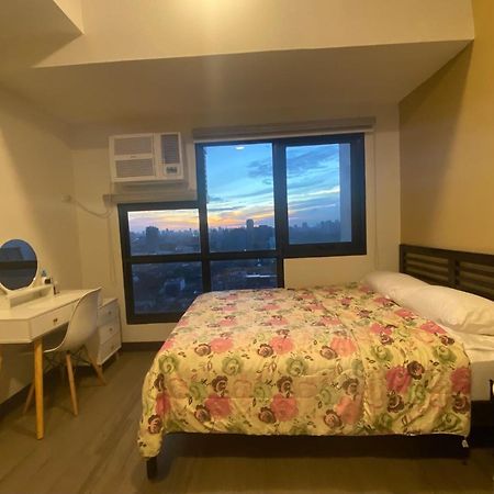 אפרטהוטל קואזון סיטי Cozy Fully Furnished Qc Studio With Skyline View מראה חיצוני תמונה