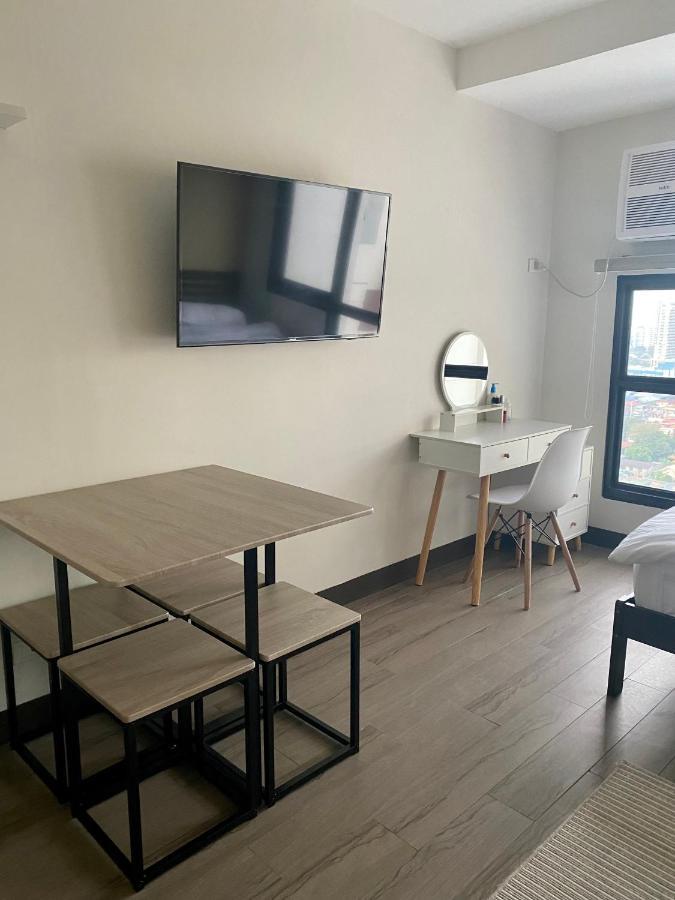 אפרטהוטל קואזון סיטי Cozy Fully Furnished Qc Studio With Skyline View מראה חיצוני תמונה